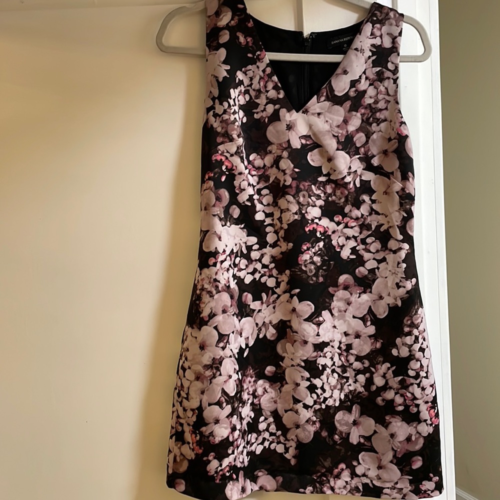 Banana Republic Sleeveless Woman A Line Sheath Dress Black Pink Floral V Neck